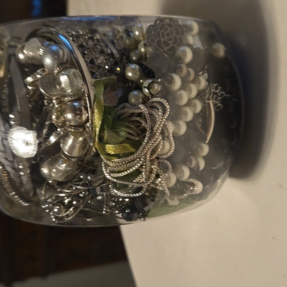 WEARABLES, BLACK AND SILVERTONE COMBO, MIXED COLORS, JAR NO 202, - Picture 2 of 3